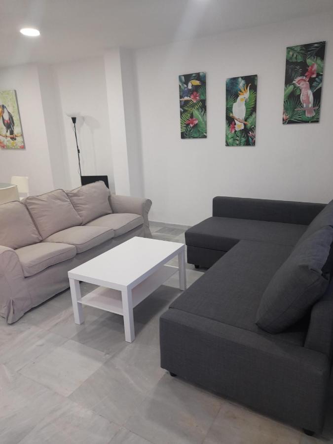 Casa Independiente En Nervion Junto A Parada Del Metro — Photos 1
